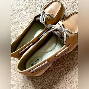 Sperry’s top siders